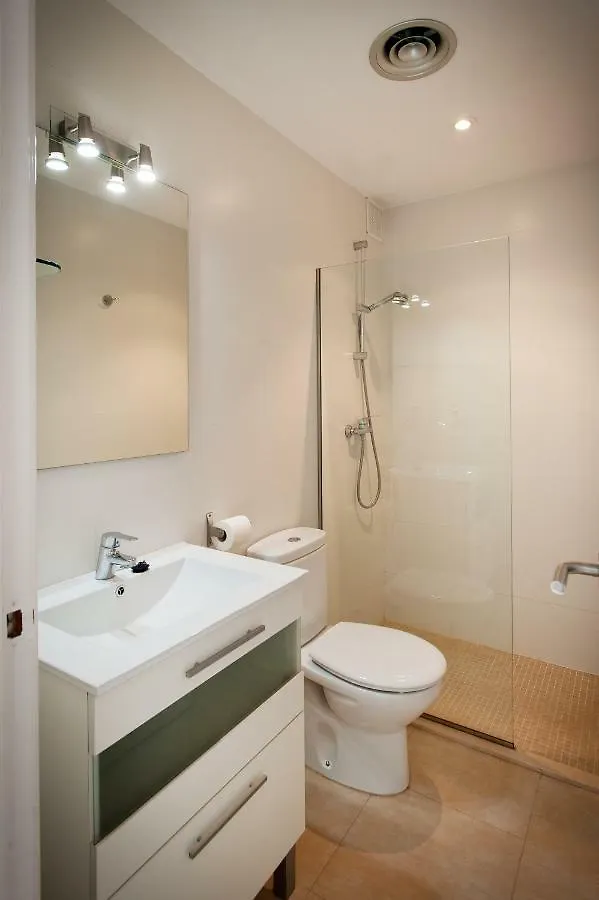 Apartment Apartamento A Pie De Playa, Climatizado Y Parking Roses