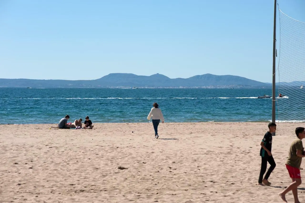 Apartamento A Pie De Playa, Climatizado Y Parking Roses 0*,  Spain