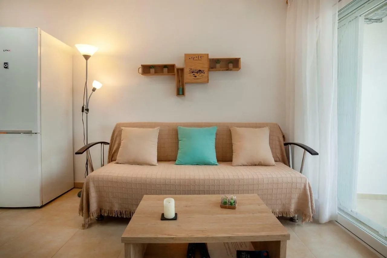 Apartment Apartamento A Pie De Playa, Climatizado Y Parking Roses Spain