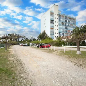 Edificio La Masia Roses